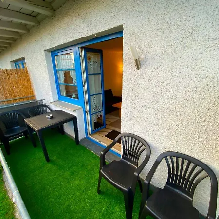 1 Apartment *